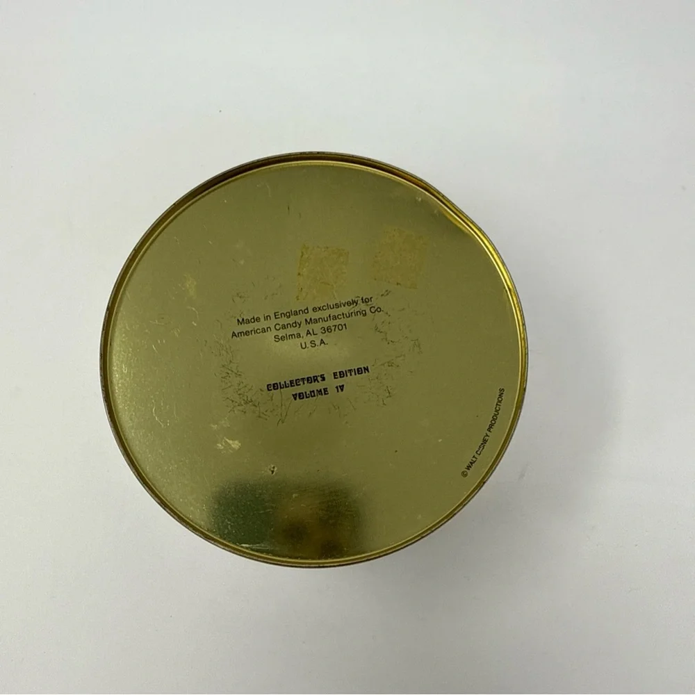 Disney Holiday Tin with‎ Mickey and Donald - Red and Green vintage